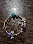 Bransoletka Pandora z charmsami