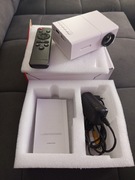 Sprzedam mini projektor.