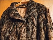 Futro z naturalnych karakuł róz. 48