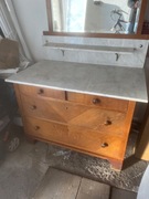 Stara toaletka z marmurowym blatem