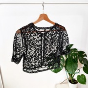 Bolerko koronkowe krótki rękaw 42 xl czarne z dżetami eleganckie koronka