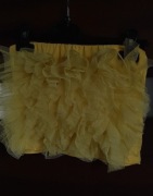 Top na gumce z falbanami z tiulu żółty