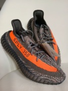 adidas Yeezy Boost 350 V2 „Carbon Beluga”