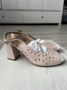 Jasnoróżowe skórzane sandały Sergio Bardi 39