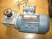 Silnik 230V-400V 50Hz 0,37kW z przekładnią CM040 (RATIO 10)