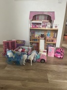 Domek , akcesoria ubranka dla barbie