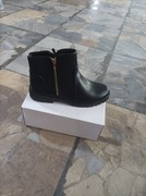 Krótkie botki damskie ocieplane na zamek.