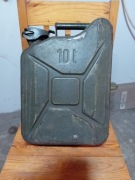 Stary karnister 10l PRL