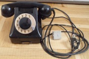 Stary  bakelitowy telefon  tarczowy 