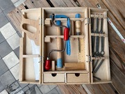 Zestaw narzędzi stolarskich dla dzieci w drewnianej walizce | vintage PRL