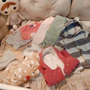 Zestaw ubranek niemowlęcych bluzy pajacyki bodyrozmiar 56