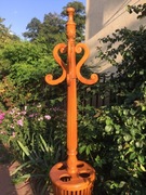 Piękny drewniany wieszak i stojak na parasolki