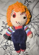 lalka chucky pluszak amigurumi na szydełku handmade rękodzieło 