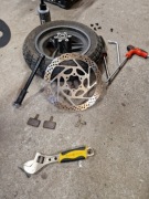 Serwis i czyszczenie hamulców hulajnóg elektrycznych