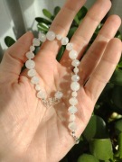 Bransoletka Mleczna Kraina – z chalcedonu i szklanych korali