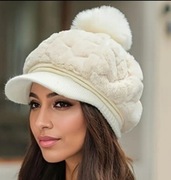 Ciepła czapka zimowa z daszkiem i pomponem damska pluszowa beret