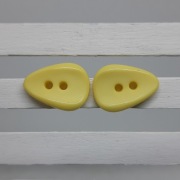 Kolczyki Sztyfty Pastelowy żółty trójkąt guziki lata 60 ufo Handmade