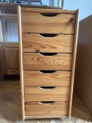 Sosnowa komódka z szufladkami 