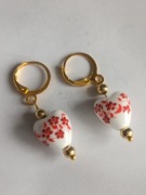 Kolczyki porcelanowe serca z kwiatami czerwony biały złoty 