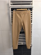 Eleganckie legginsy eko skóra karmelowe – Esmara, rozm. 42, wysmuklający k