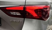 lampy w klapę błotnik tył TOYOTA AVENSIS lift T29 2015- błotnik kolor 1G6