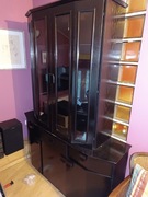 Sprzedam solidną, wysoką witrynę w kolorze czarnym