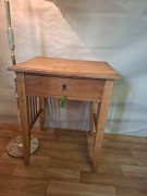 Niciak stolik kwietnik czereśniowy po renowacji