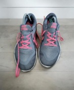 Buty Nike Performance FlexTrainer 6 Obuwie treningowe cool grey/pink r 37,5