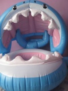 Pontonik materac dmuchany rekin z daszkiem dla dzieci