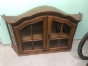 Stara witrynka wisząca