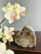 Świeczka zapachowa w drewnianym sercu 