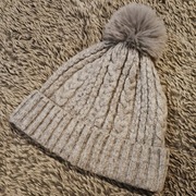 Szara czapka zimowa z pomponem Jenny Fairy - dobry stan