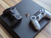 PS4 Pro CUH-7216b 9.00 1TB jak nowa + 2 Dualshocks 