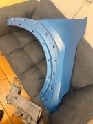 błotnik prawy KIA EV9 stan b.dobry 