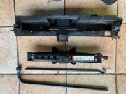 lewarek do Forda Expedition