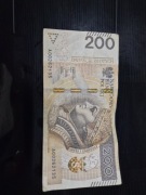 Banknot 200zl o niskiej serii