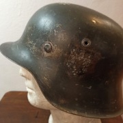 Hełm niemiecki M42. Kalkomania.