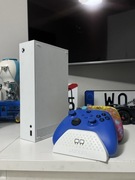 Xbox Series S 512GB 2 pady + ładowarka SUPER STAN
