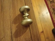 Masywne gałki od retro biurka...