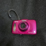 Różowy Nikon Coolpix S32 – Vintage Y2K Aesthetic | Kompletny Zestaw