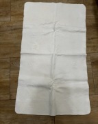 Wodoodporna pieluszka o wymiarach 50 cm na 90 cm