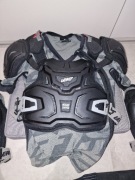 Zbroja LEATT – Stan Idealny Jak Nowa  Rozmiar  L/XL