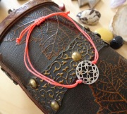 Bransoletka czerwona sznurek regulowana stal chirurgiczna rękodzieło