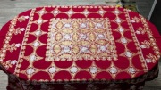 Haftowany obrus z serwetkami 140x135