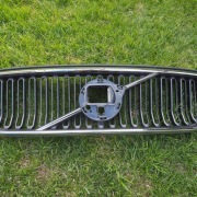 Volvo XC40 grill, atrapa chłodnicy zderzaka 32291461