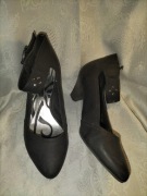 Buty damskie na obcasie F&F r39