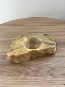 Ręcznie rzeźbiona popielniczka z alabastru