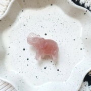 figurka z kamienia naturalnego słoń kwarc różowy kwarcu kamień