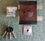 Zamek antywłamaniowy Gerda-prawy (kompletny zestaw kluczy)