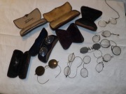 Kolekcja zabytkowych okularów